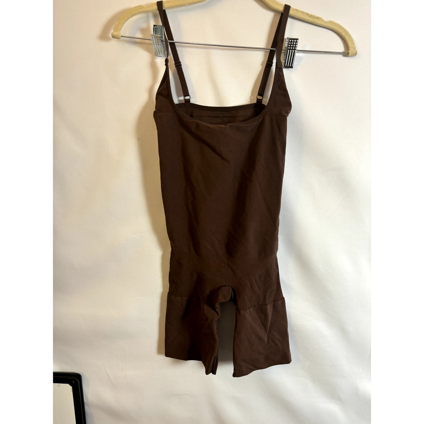 SKIMS Shapewear Bodysuit - NWOT - M - Cocoa